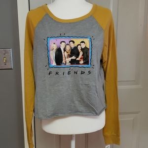 🎉HP🎉 NWT! FRIENDS crop shirt, size large